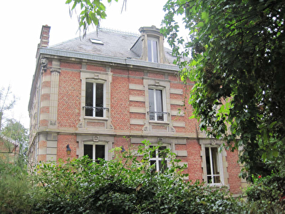 DEMEURE CHAUNY - 18 pieces - 330 m2