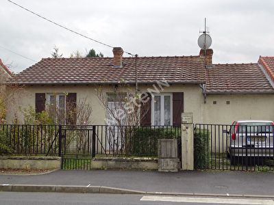 MAISON DE PLAIN-PIED A VENDRE CENTRE BOURG AVEC GARE COMMERCES A 15 MIN DE SOISSONS
