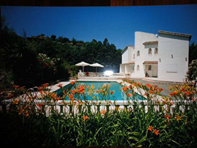 VILLA VALLAURIS - 7 pieces - 200 m2