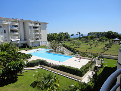 Appartement Juan Les Pins 2 pieces vue mer, terrasse, parking