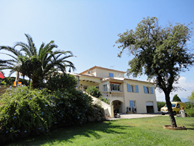 Villa Vallauris residentiel 6 pieces 186m2 + piscine + terrain 2245m2