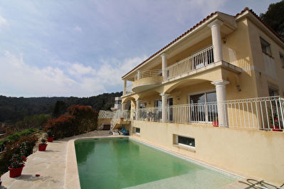 Villa Vallauris 230m2 vue panoramique piscine sous-sol 170m2