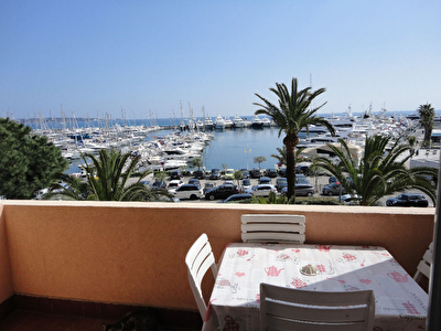 Appartement Le Golfe Juan 1 piece 25 m2 + mezzanine + terrasse vue mer