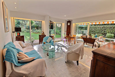 Appartement Antibes Rostagne 4 pieces 103.03 m2 en rez de jardin + garage + cave