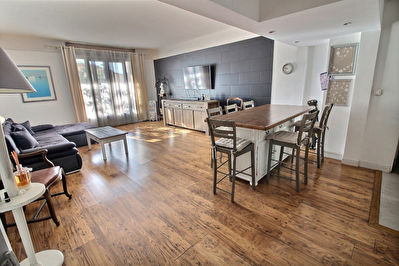 Antibes centre ville Appartement 4 pieces 106 m2 + terrasse sud