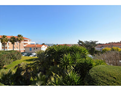 Appartement Antibes 4 pieces 81,37m2 parking cave proche centre