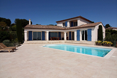 Villa Antibes 7 pieces 250m2 ( dont 2 pieces ) Vue mer + Piscine + garage