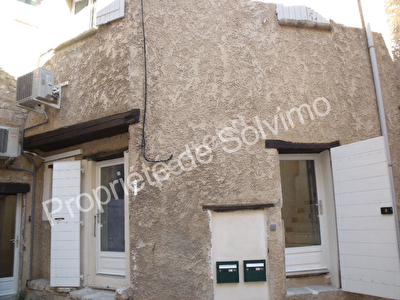 APT, MAISON DE VILLE DE 5 P