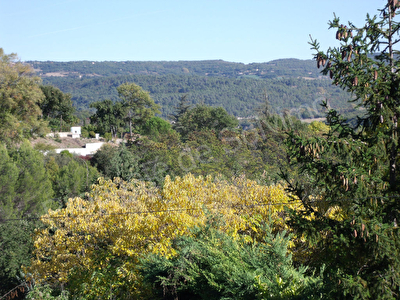 APT, TERRAIN CONSTRUCTIBLE DE 750 M2