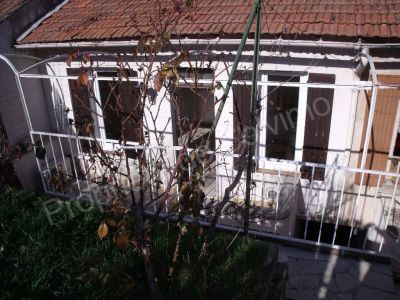 APT, MAISON DE 3 P AVEC JARDIN DE 400 M2