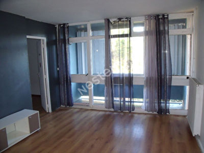 APPARTEMENT DE 4 P AVEC BALCON