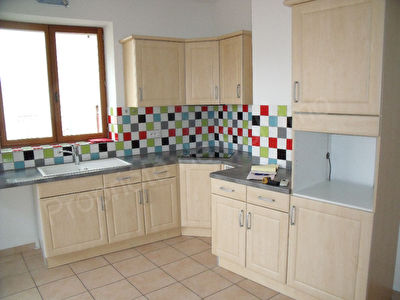 ST SAT LES APT, MAISON DE VILLAGE