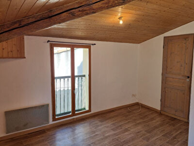 APPARTEMENT 2 P LOUE