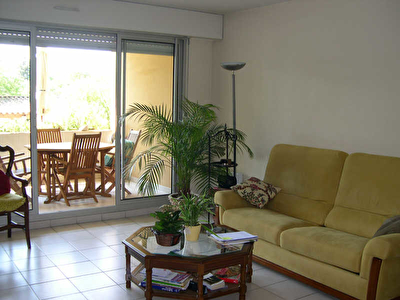 APPARTEMENT VILLENEUVE LES AVIGNON - 3 pieces - 70 m2