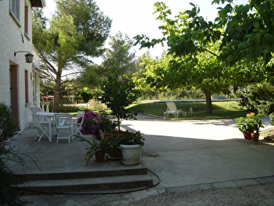 DEMEURE VEDENE - 5 pieces - 160 m2