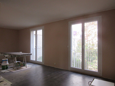 Appartement Avignon double sejour 3 chambres et cave