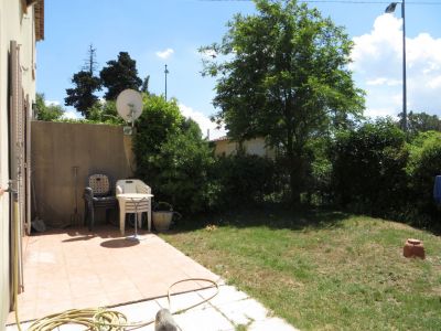 Morieres les Avignon.Villa recente 3 chambres