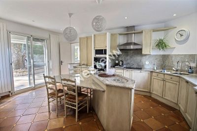 Villa a 10 mns d'Avignon 6 pieces 250 m2