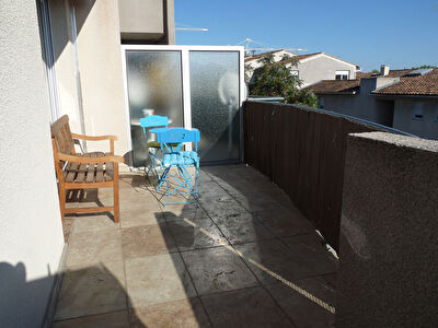 Tres beau T3 proche remparts avec terrasse et stationnement