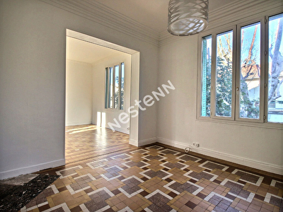 Appartement Avignon T4 proche remparts avec exterieur et garage