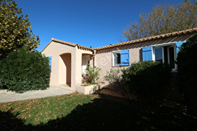 Le Pontet: vila plain pied 3 chambres