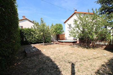 Tres belle maison avec jardin au calme