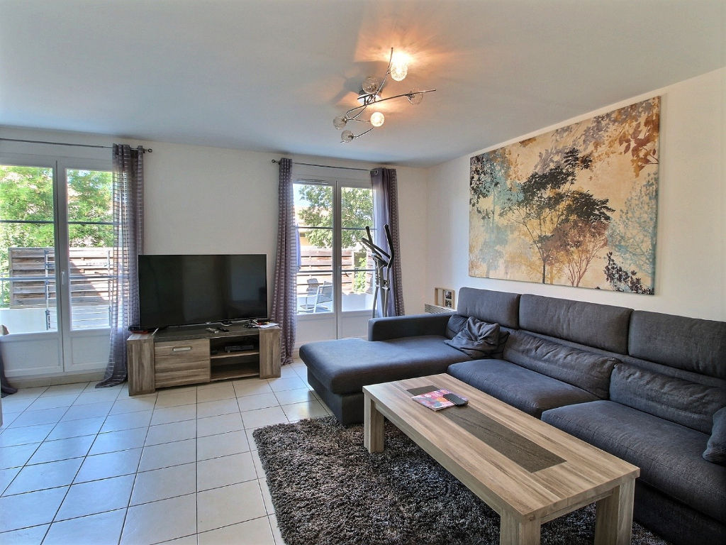 photos n°1 Appartement T3 Montfavet de 67 m2 dans résidence récente sécurisée avec belle terrasse vue dégagée