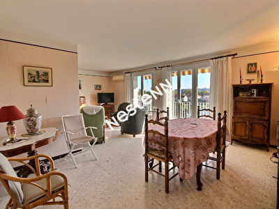 Appartement Avignon T5 proche remparts avec ascenseur, balcon et garage