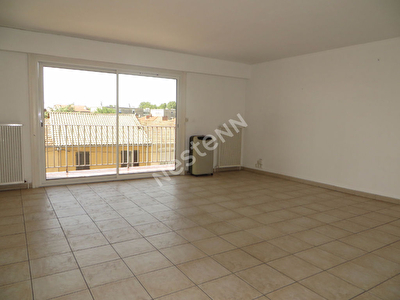 Appartement Avignon T6 3 chambres, balcon et garage.