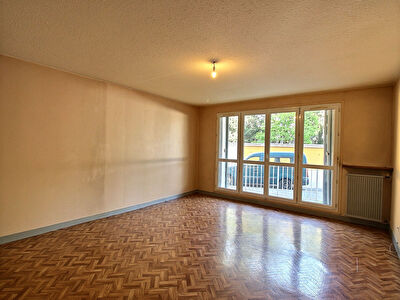 Appartement Avignon 3 pieces 70m2 balcon et garage