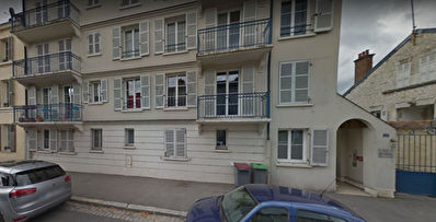 Tres Bel Appartement refait a neuf dans Residence de Standing de 3 PIECES - 82 M2 a FONTAINEBLEAU