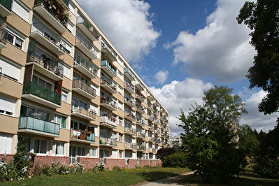Appartement de 2 pieces pour 38 m2 environ proche Gare de AVON