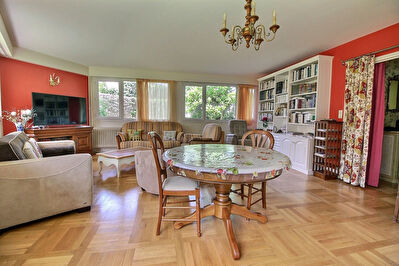 Appartement F5 de qualite a AVON