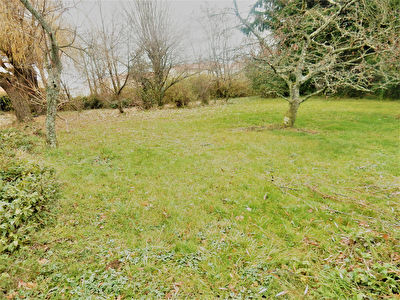 Terrain a batir 1260 m2- JULIENAS