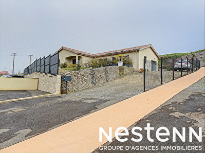 Maison de Plain Pied 4chbs + Garage - 71960 LA ROCHE VINEUSE