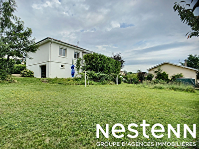Vaste Maison sur Sous sol, 3 Chs, Double GGE - 71850 CHARNAY LES MACON