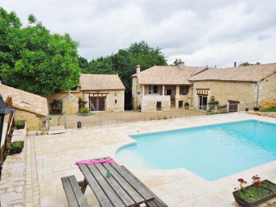 DEMEURE ST AMAND DE VERGT - 8 pieces - 220 m2
