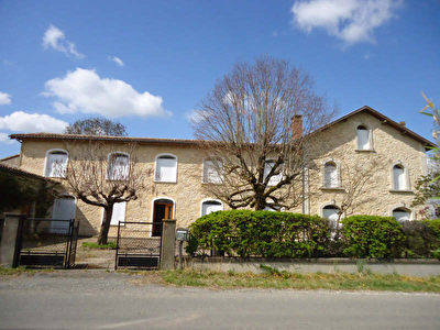 MAISON DE CAMPAGNE GAGEAC ET ROUILLAC - 6 pieces - 160 m2