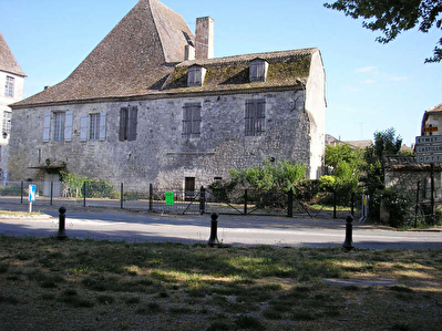 MAISON MEDIEVALE ISSIGEAC - 10 pieces - 503 m2
