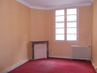 Local commercial Bergerac 4 pieces 67 m2