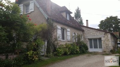 Jolie perigourdine en pierre