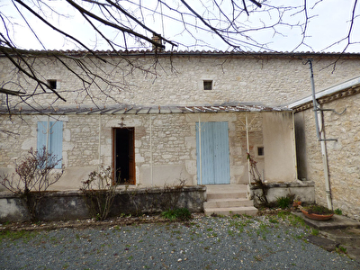 Bel ensemble en pierre au sud de Bergerac