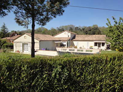 Maison lalinde 5 pieces 150 m2