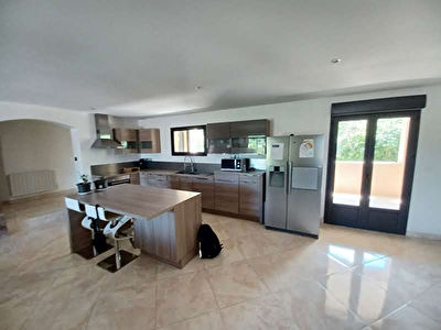 Superbe plain pied de trois chambres proche de toutes commodites a l'Ouest de Bergerac !