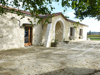Maison de campagne entierement restauree.