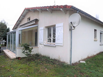 Beau potentiel pour cette maison de plain pied a l'Ouest de Bergerac