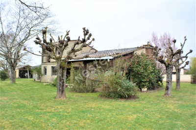 Maison en pierre a Prigonrieux