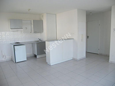 Appartement loue au 1er etage d'une residence securisee !