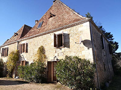 Superbe demeure en pierres dans le nord de Bergerac !