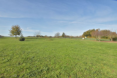 Terrain constructible plat de 1 761 m2